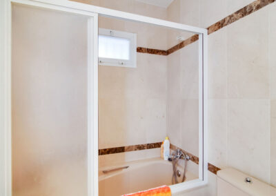 The bathroom at Apartamento De Lujo En Marbella, Nueva Andalucía