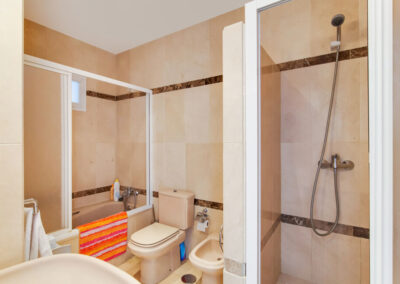 The bathroom at Apartamento De Lujo En Marbella, Nueva Andalucía
