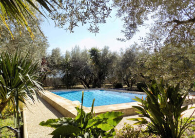 Casa Benisalte, Órgiva is a secluded two bedroom Andalucian hideaway in the Sierra Nevada. Well appointed and comfortably furnished it has private lawned garden with pool, orchard & BBQ. Walk to local restaurants, go hiking, biking & nature spotting.