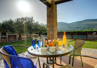 The patio & alfresco dining area at Casa El Valle, Órgiva
