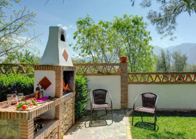 The barbecue area at Casa Encantadora, Órgiva