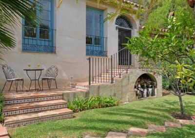 The annexe's patio at Casa Feliz, Frigiliana