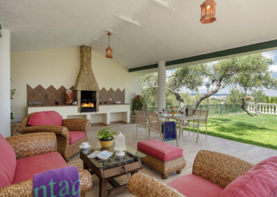 The outdoor living, barbecue & dining area at Casa Maria, Ronda
