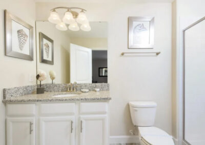 Bedroom #3 en-suite at Championsgate 84, Davenport