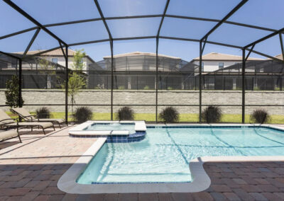 The spillover tub & swimming pool at Championsgate 84, Davenport