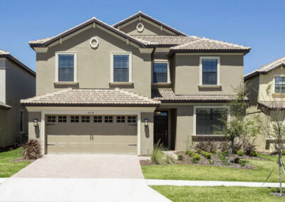 Championsgate 84, Davenport is a spacious six bedroom, five bathroom villa for 13 with private pool, home theater, games room with pool table & two themed bedrooms. Golf on the doorstep & close to Disney. Onsite amenities include restaurant, gym & splash park.