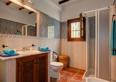 The bathroom at Cortijo Las Gallinas, Órgiva