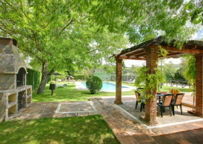 The barbecue & alfresco dining area at El Nogal, Ronda