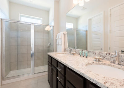Bedroom #1 en-suite at Encore Resort 394, Kissimmee