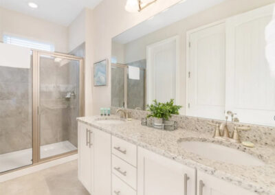 Bedroom #2 en-suite at Encore Resort 550, Kissimmee