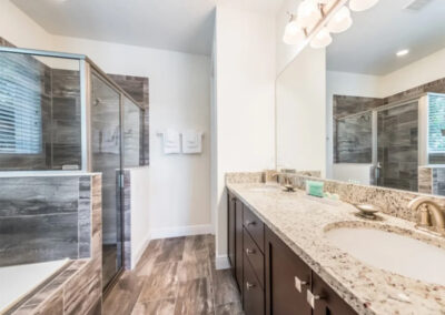 Bedroom #1 en-suite at Encore Resort 597, Kissimmee