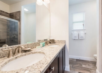 Bedroom #2 en-suite at Encore Resort 597, Kissimmee