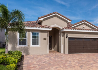 Encore Resort 597, Kissimmee is a spacious four bedroom, three bathrom luxury villa with its own private pool & spillover spa. Encore resort amenities include water park, restaurant, state-of-the-art fitness room & shuttle to Disney five miles away. Close to Reunion Golf Course.