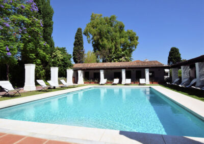 The swimming pool at La Abadesa, Nueva Andalucía