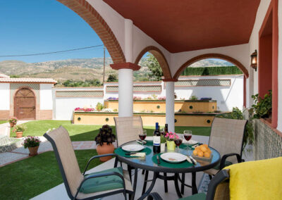 The patio & alfresco dining area at La Alegria, Órgiva