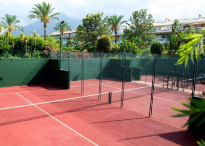 The tennis courts at La Dama De Noche, Nueva Andalucía