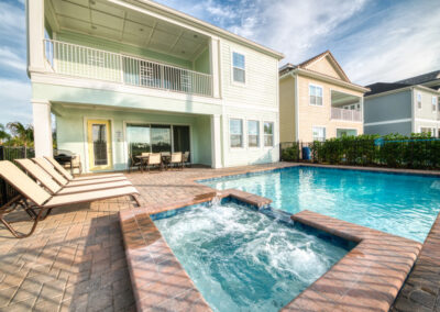 The swimming pool & spillover tub at Margaritaville 99, Kissimmee, Florida