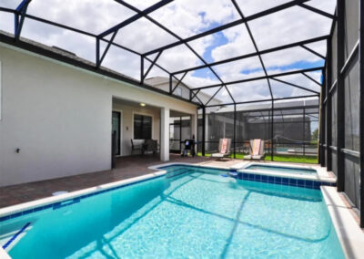 The swimming pool & spillover tub at Providence Resort 46, Davenport, Orlando