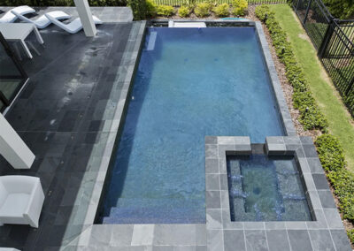 The spillover tub & swimming pool at Reunion Resort 95, Reunion