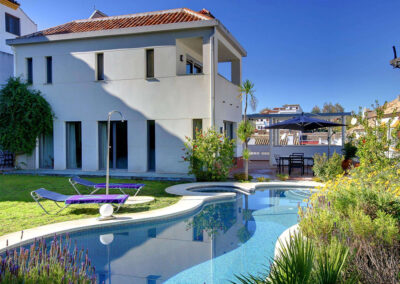 The swimming pool & alfresco dining area at San Nicasio, Ronda