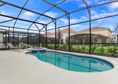 The spillover tub & swimming pool at Solterra Resort 353, Davenport