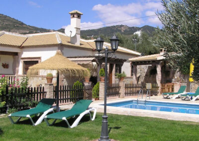 The swimming pool & garden at Villa Antisa, Villanueva de la Concepción