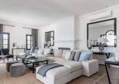 The living area at Villa Halcones, Les Belvederes