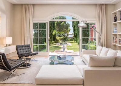 The living room in the guest building at Villa Mirador, Benahavís