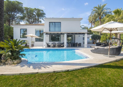 The swimming pool & patio at Villa Yuste, Nueva Andalucía