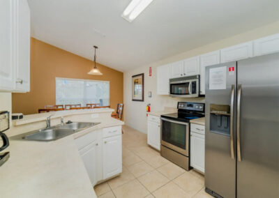 The kitchen at Watersong Resort 81, Davenport