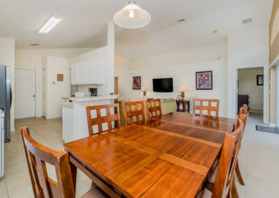 The dining area at Watersong Resort 81, Davenport