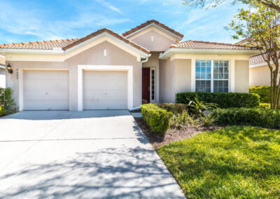 Windsor Hills Resort 382, Kissimmee is a well-appointed four bedroom, four bathroom villa with private pool, themed bedroom and games room with pool table & TV area. Tastefully furnished, close to Disney (free shuttle) with onsite pool, Tiki bar & sports amenities.