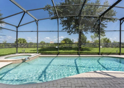 The spillover tub & swimming pool at Windsor Hills Resort 515, Kissimmee