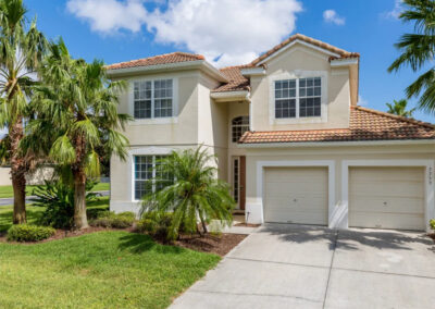 Windsor Hills Resort 602, Kissimmee is a luxury four bedroom, five bathroom villa for 11 with screened private pool & spa. Tastefully decorated, it has a video games room & home theater .The resort has a pool, clubhouse, sports courts & tiki bar just ten minutes from Disney.